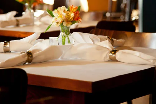Dining room table setting